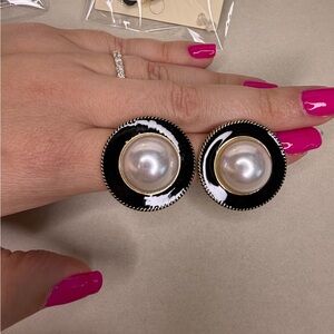 Elegant Black and Gold Faux Pearl Earrings